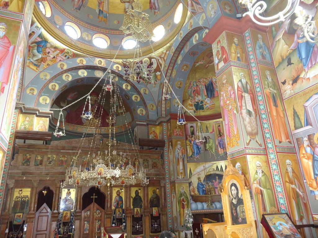 Sea Of Galilee - Genghis Khan In The Golan Giv'at Yo'av Exterior photo
