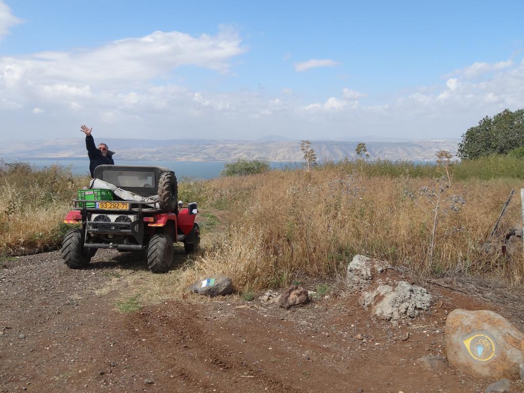 Sea Of Galilee - Genghis Khan In The Golan Giv'at Yo'av Exterior photo