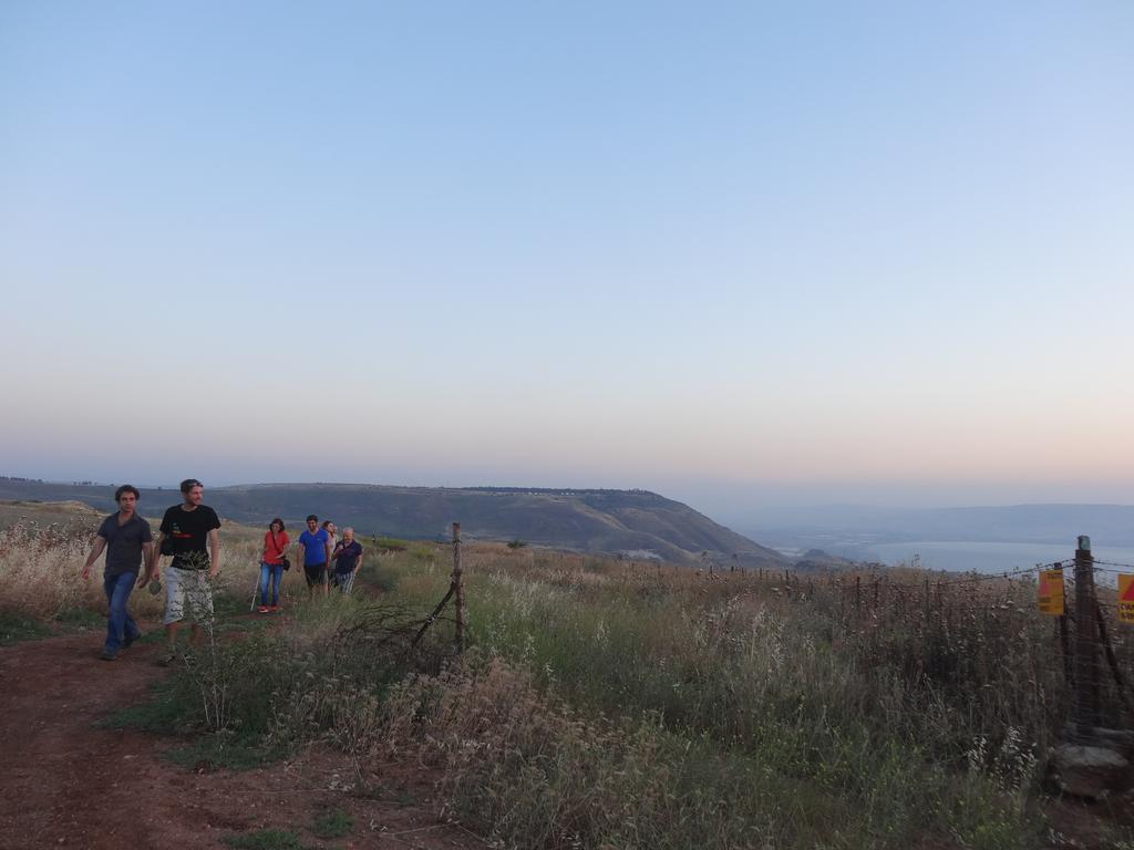 Sea Of Galilee - Genghis Khan In The Golan Giv'at Yo'av Exterior photo