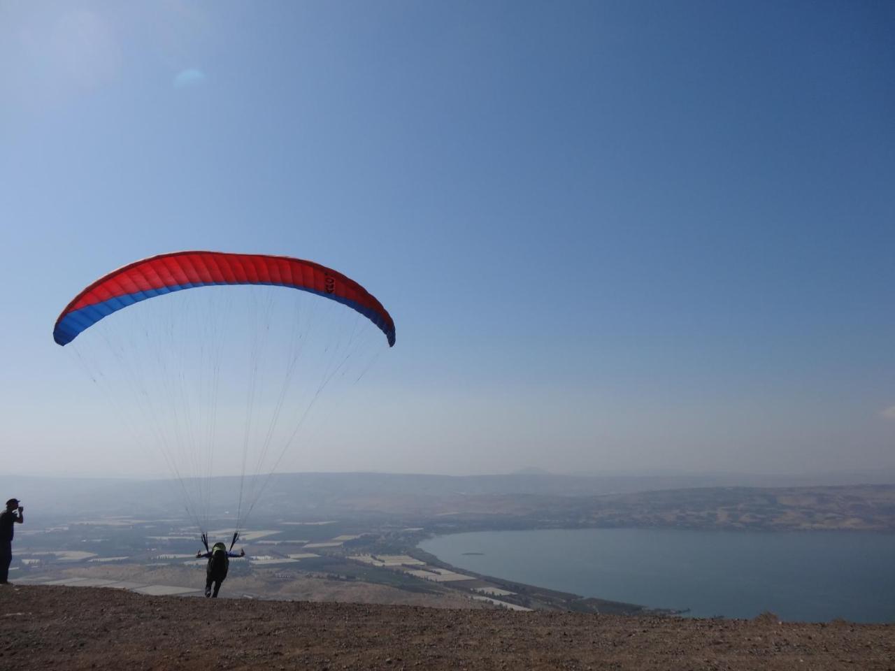 Sea Of Galilee - Genghis Khan In The Golan Giv'at Yo'av Exterior photo